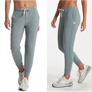 Vuori Performance Women's Jogger in Sage
Heather, size XS